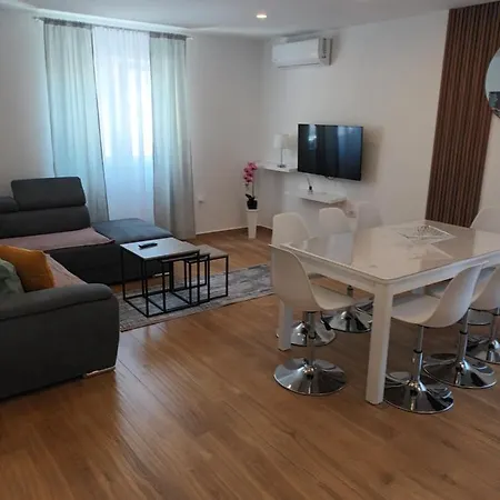 Tolj Apartament Makarska