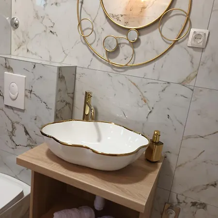 Tolj Apartament *